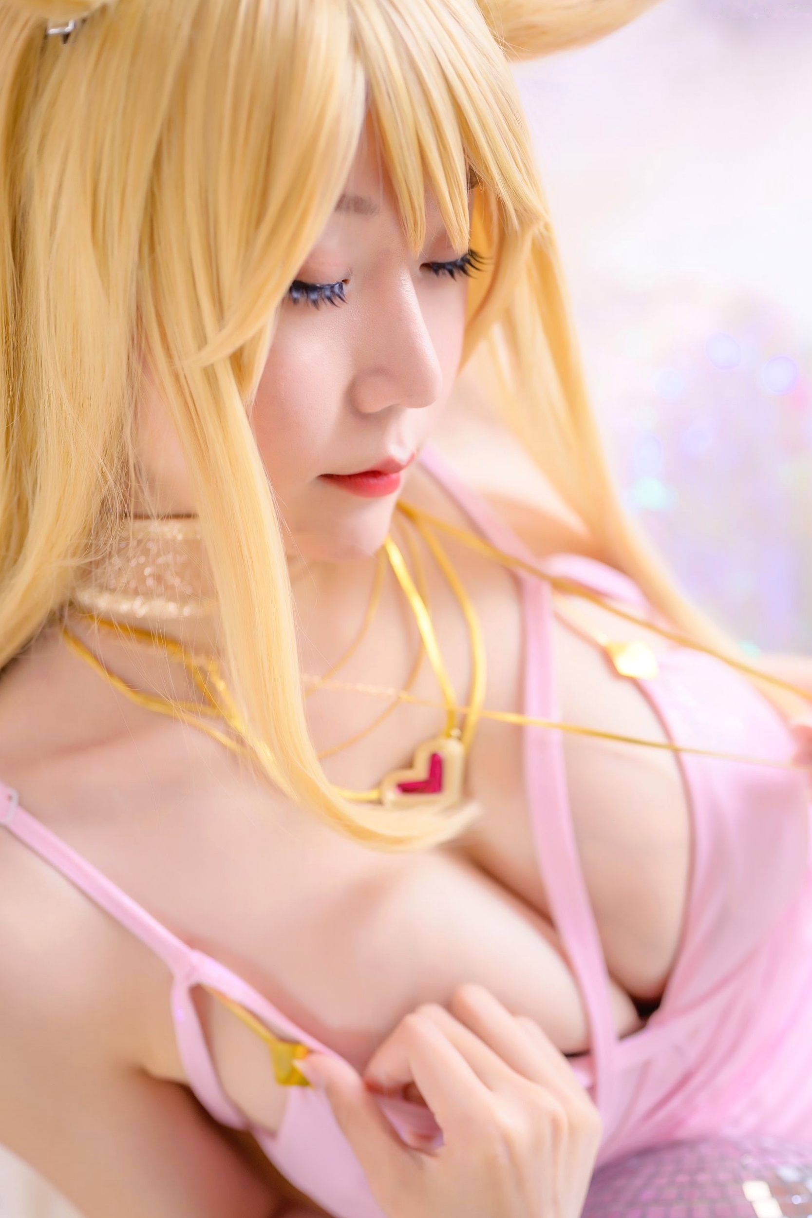 Gallery - 香草喵露露阿狸同人Cosplay,梦幻粉色紧身裙私房写真,极致诱惑性感演绎角色扮演性感私房照萌系 坏露露香宝女神私房照_秀色女神
