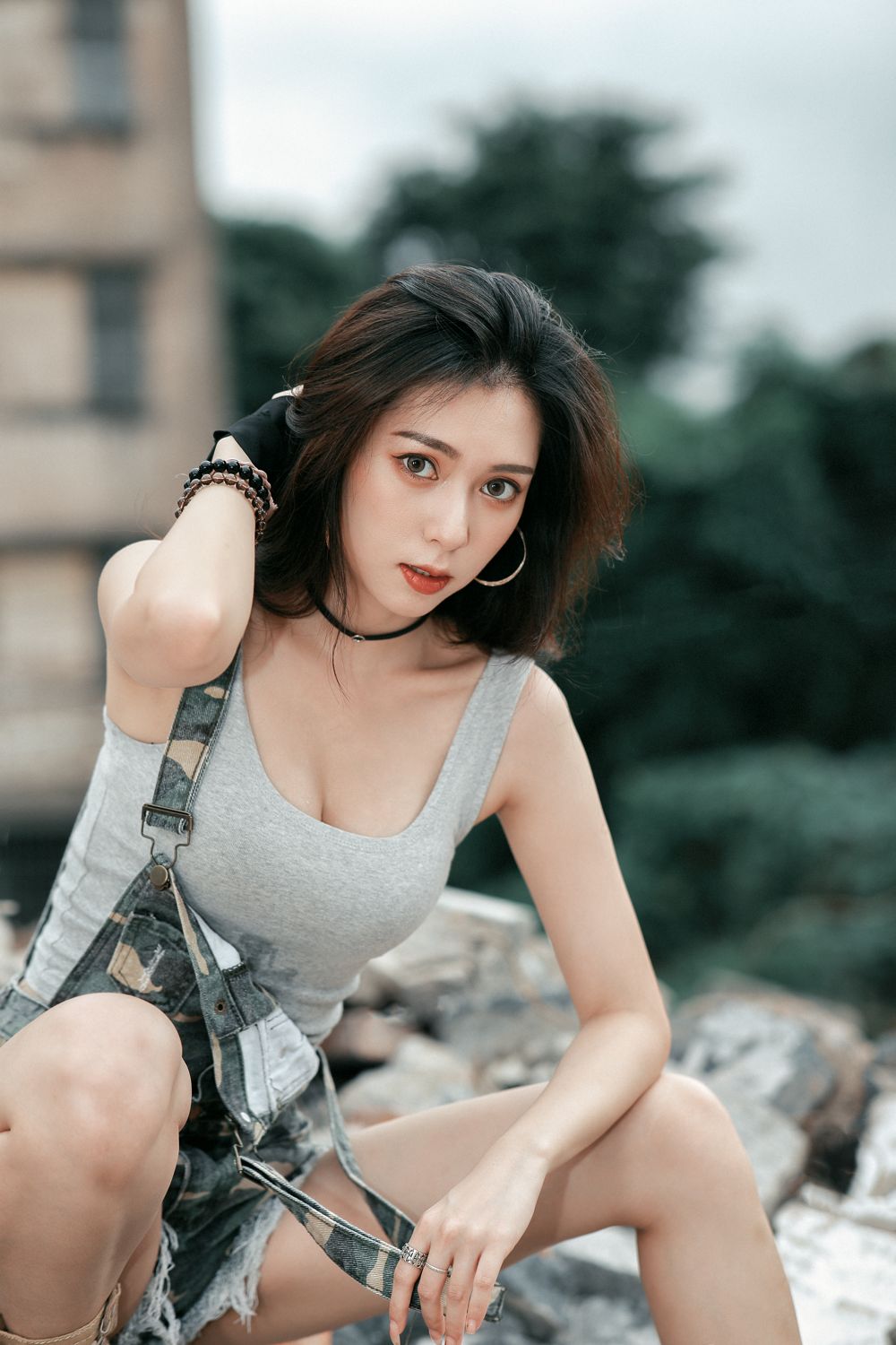 废墟女孩