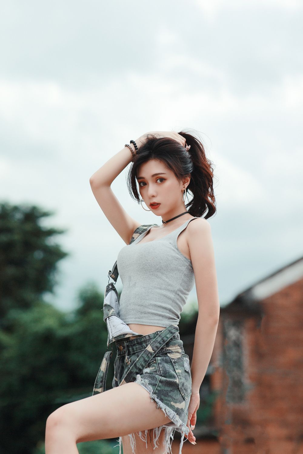 废墟女孩