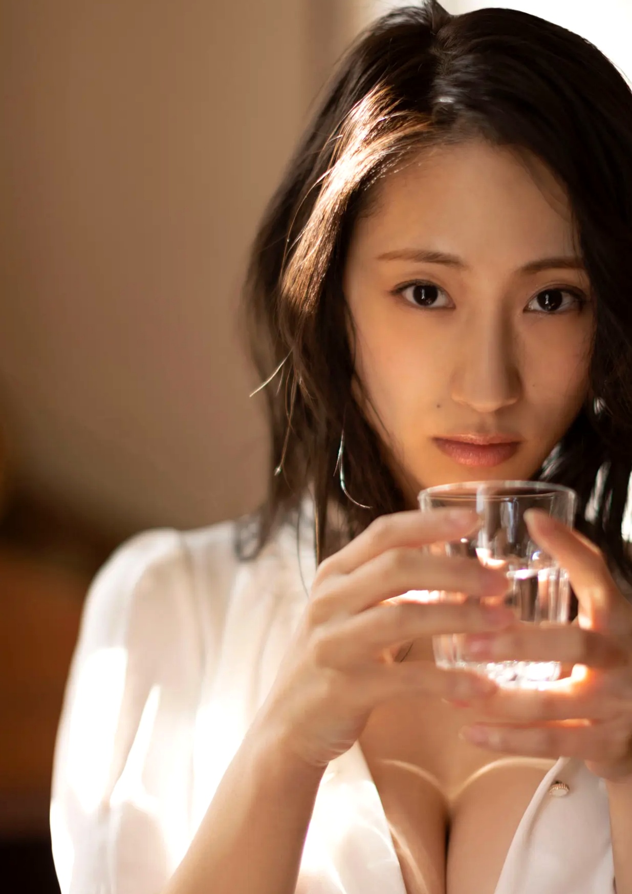 澄田綾乃《君に溺れたい。》日本性感蕾丝内衣黑丝家居私房写真