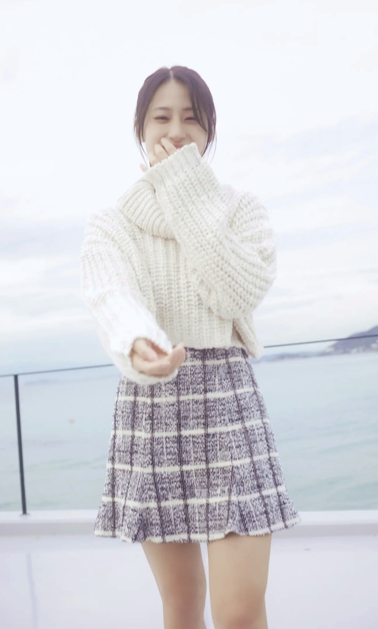 澄田綾乃 - あっぷるぱ~い 户外毛衣清新治愈与性感比基尼写真