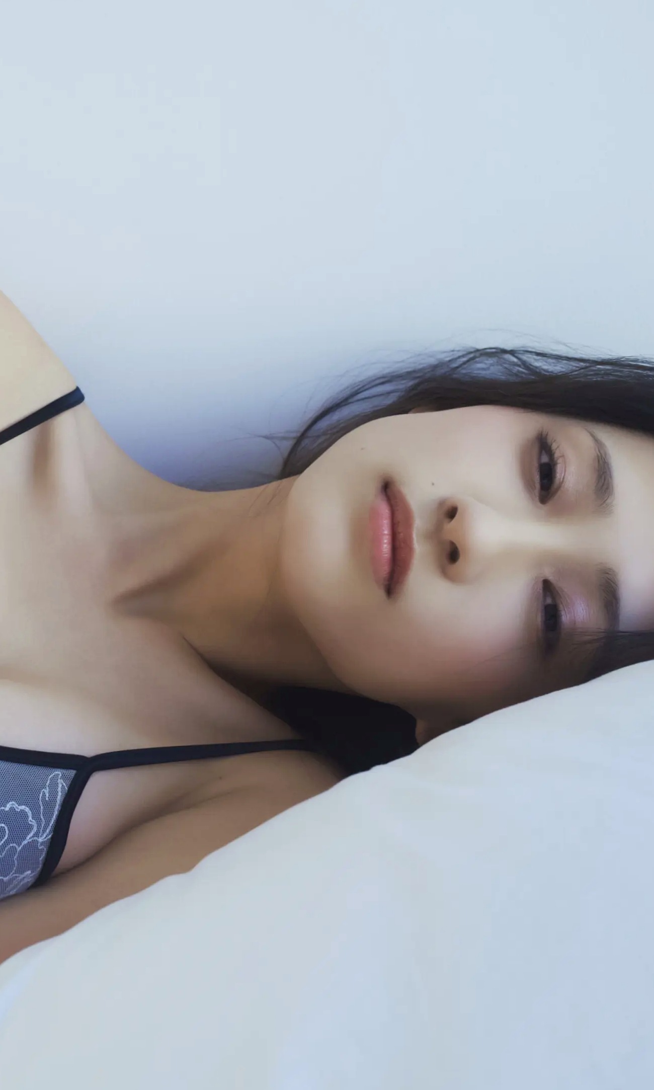 澄田綾乃 - あっぷるぱ~い 户外毛衣清新治愈与性感比基尼写真