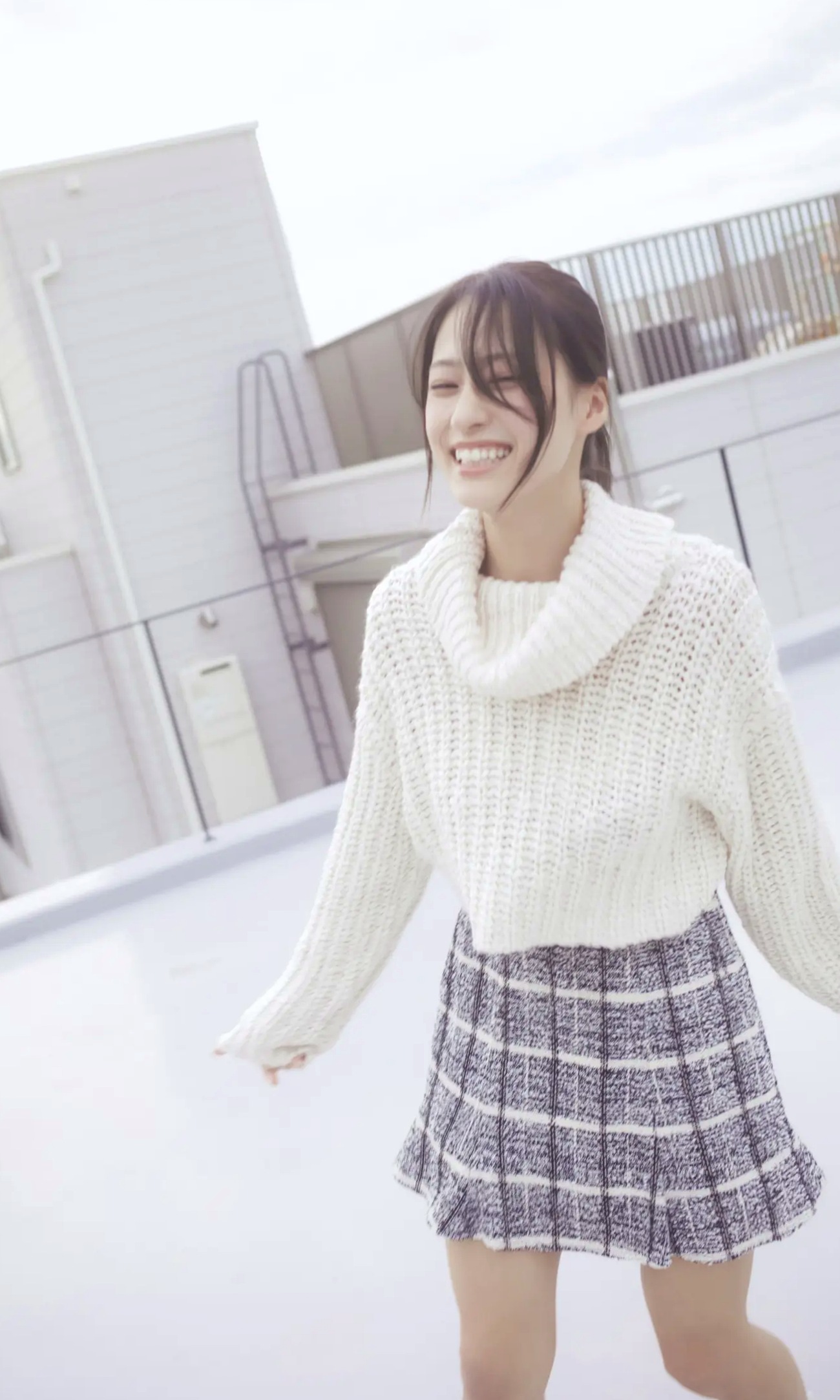 澄田綾乃 - あっぷるぱ~い 户外毛衣清新治愈与性感比基尼写真