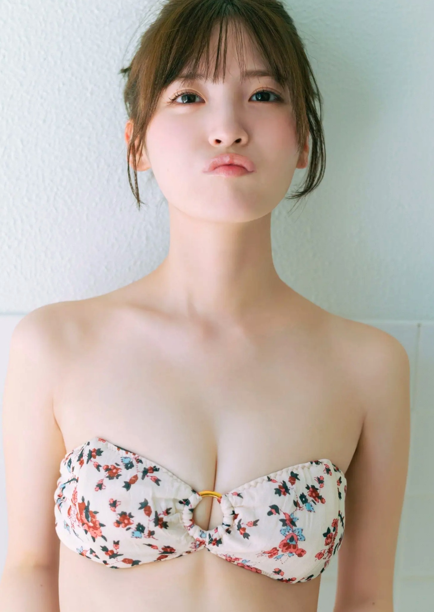 由良ゆら - “ゆらゆら”しないの…… 日系清纯比基尼与浴室家居私房写真