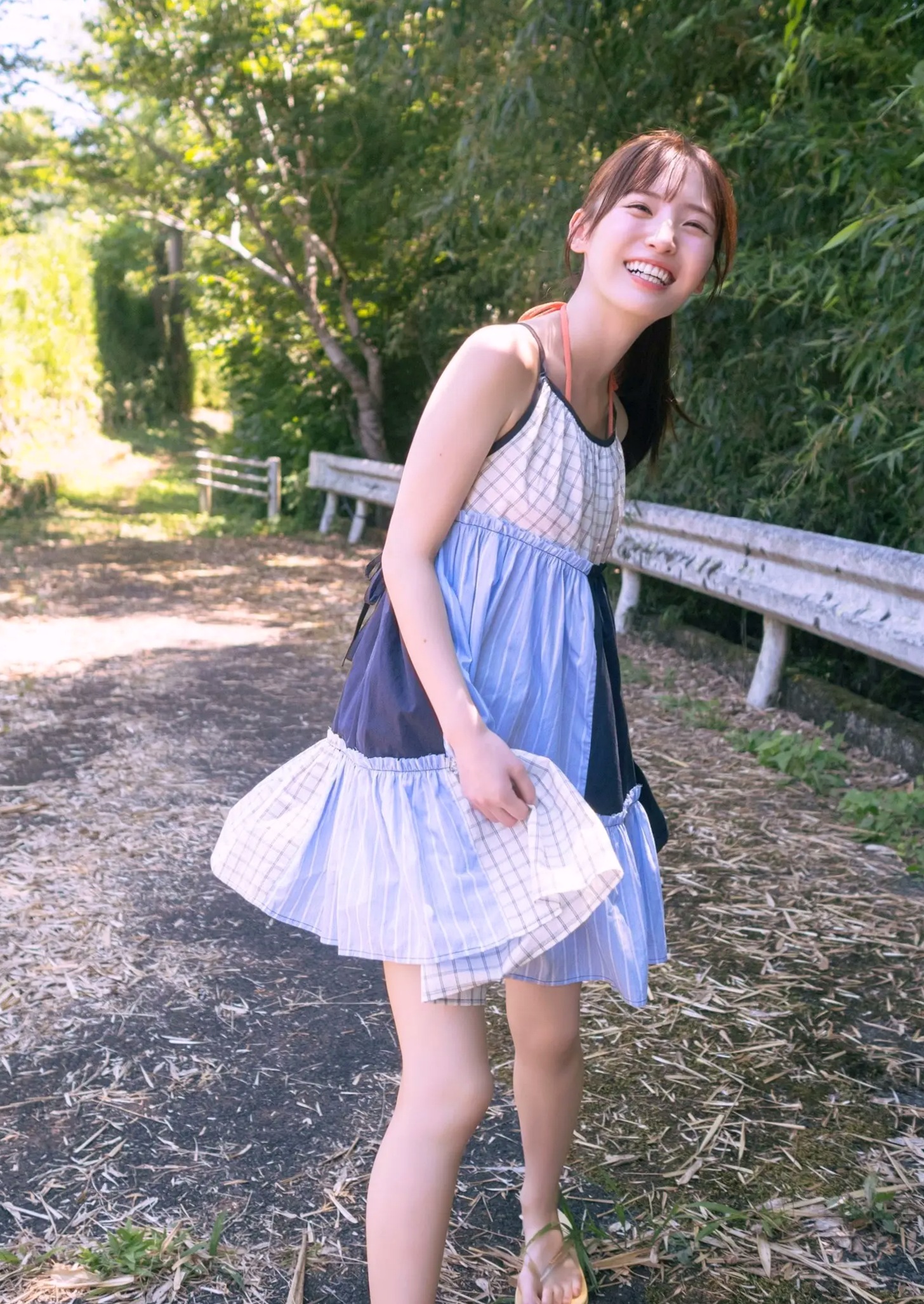 由良ゆら - “ゆらゆら”しないの…… 日系清纯比基尼与浴室家居私房写真