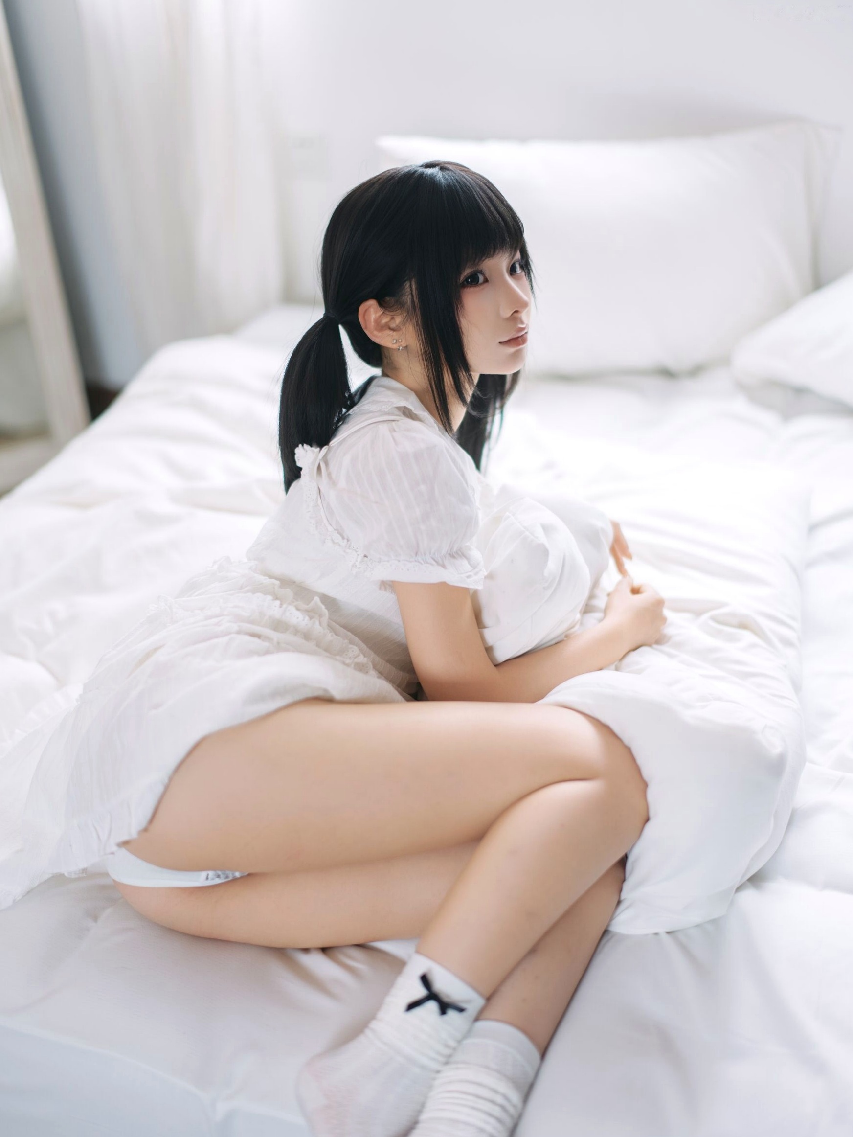 蠢沫沫-2025年08月自拍 紫色蕾丝内衣丝袜复古私房性感写真