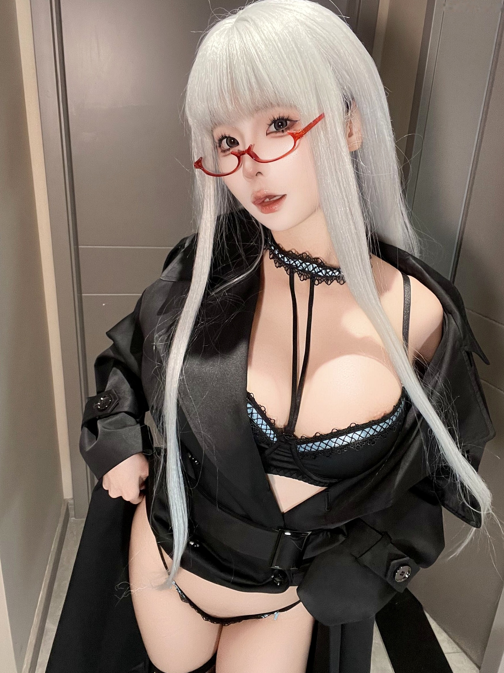 蠢沫沫-2025年6月朋友圈自拍合集 萌系猫耳性感Cosplay私房美图