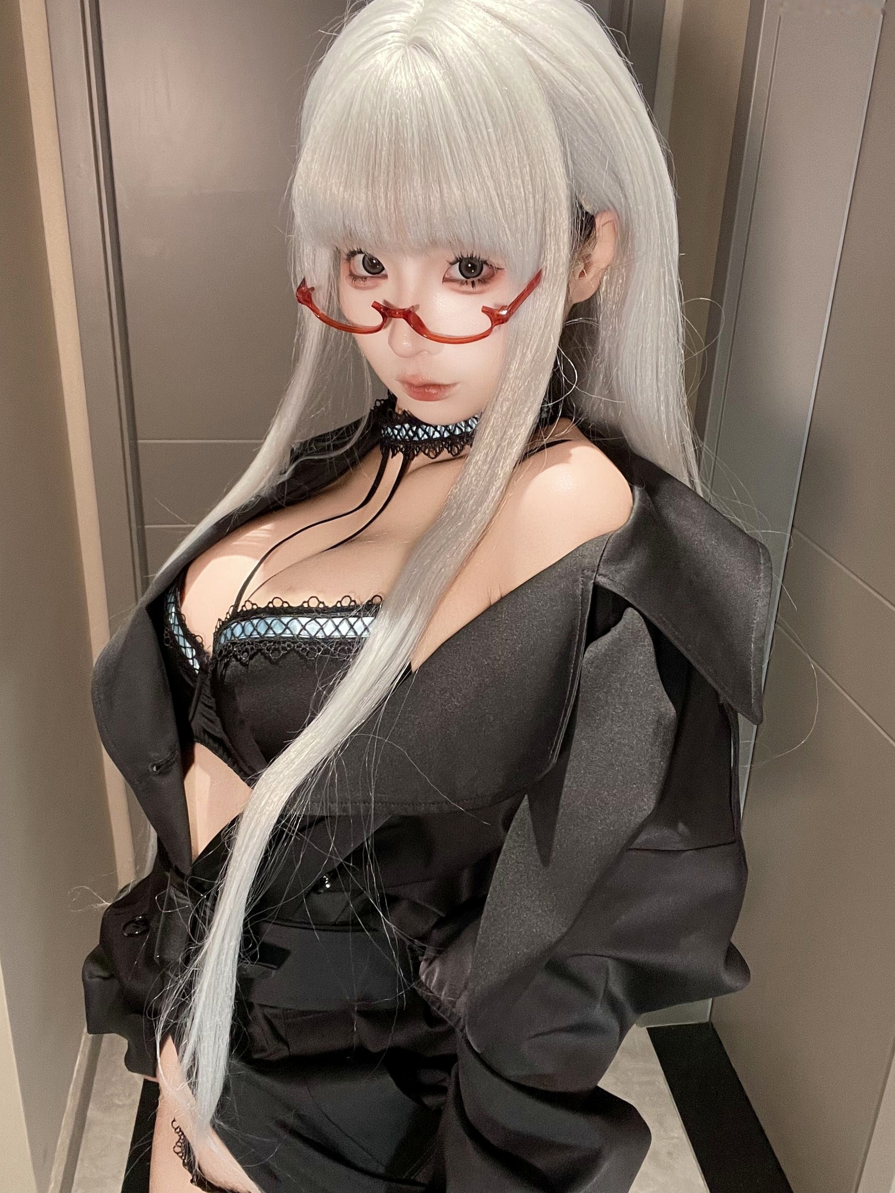 蠢沫沫-2025年6月朋友圈自拍合集 萌系猫耳性感Cosplay私房美图