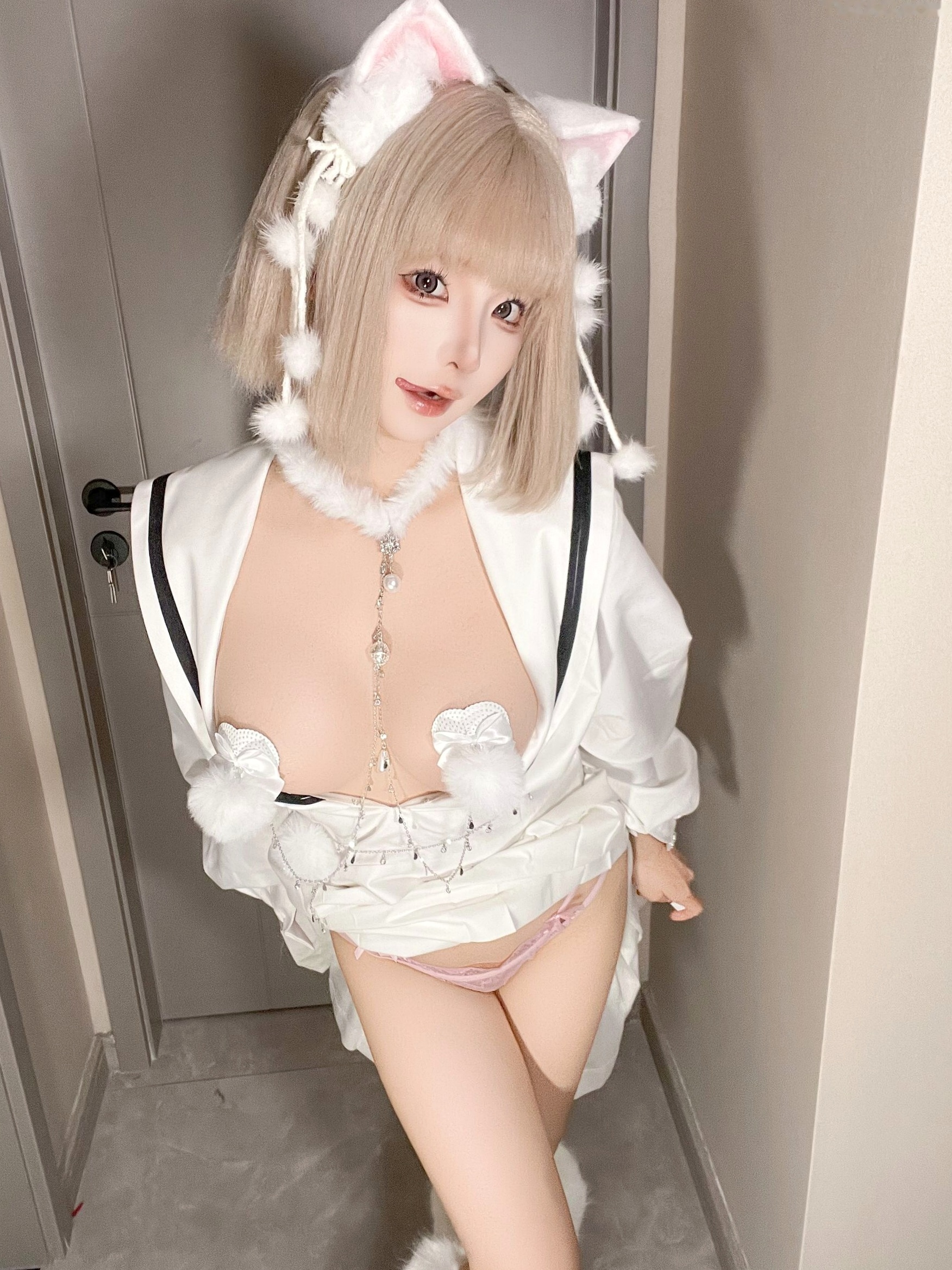 蠢沫沫-2025年6月朋友圈自拍合集 萌系猫耳性感Cosplay私房美图