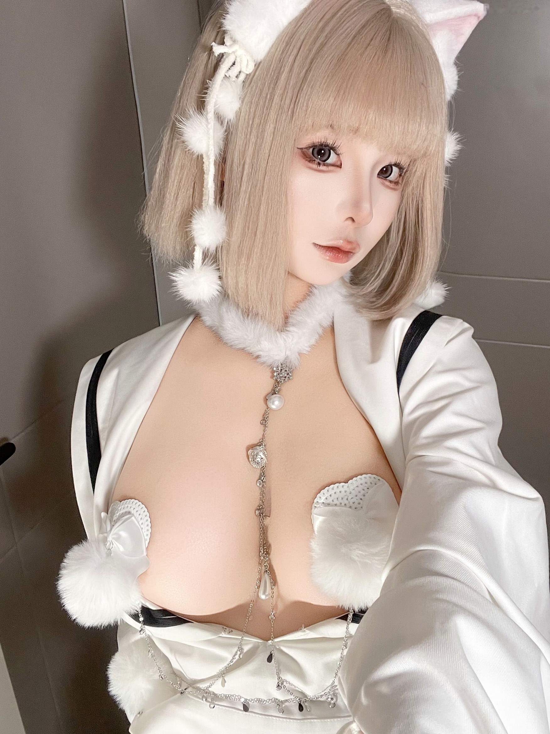 蠢沫沫-2025年6月朋友圈自拍合集 萌系猫耳性感Cosplay私房美图