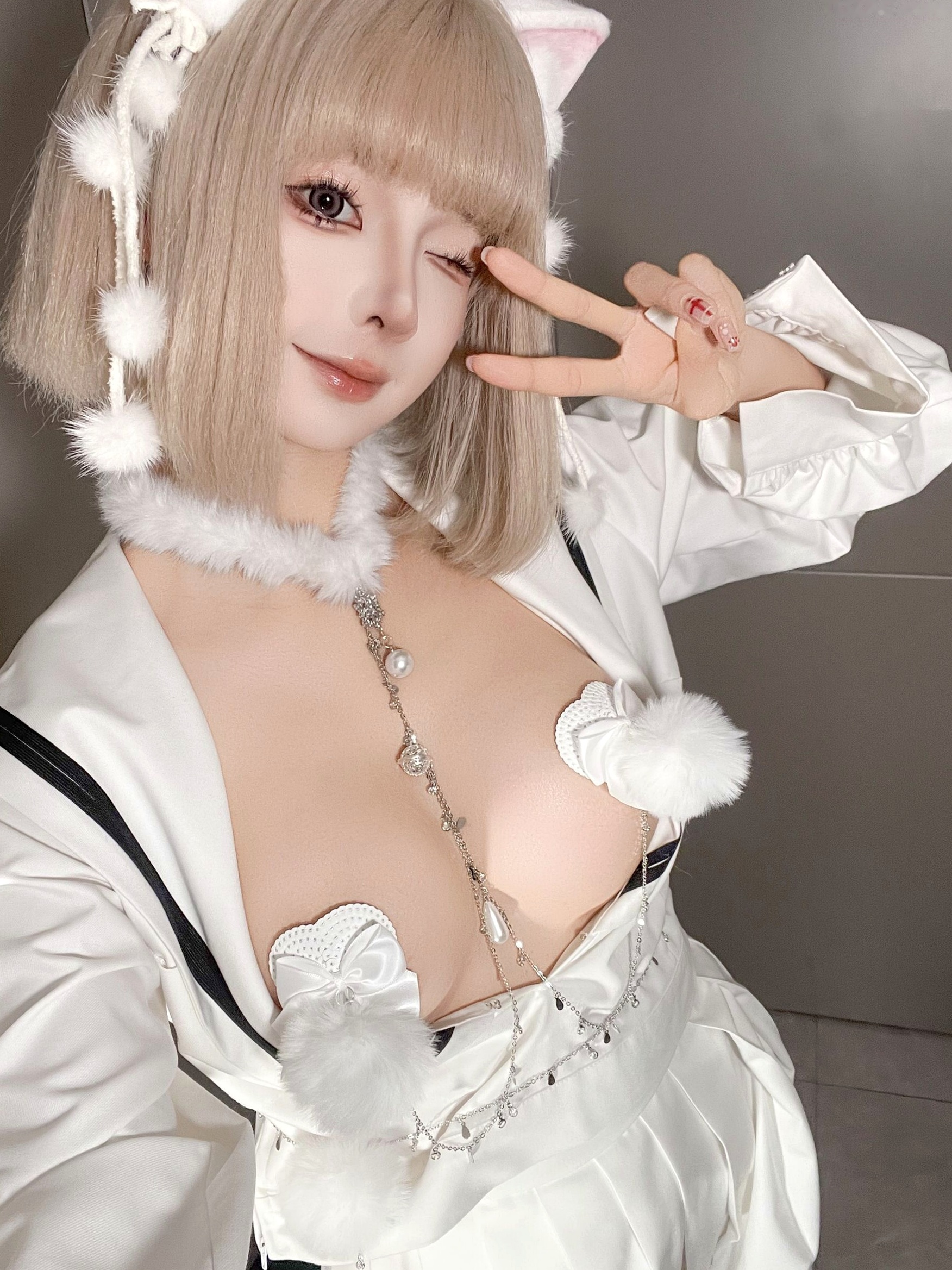 蠢沫沫-2025年6月朋友圈自拍合集 萌系猫耳性感Cosplay私房美图