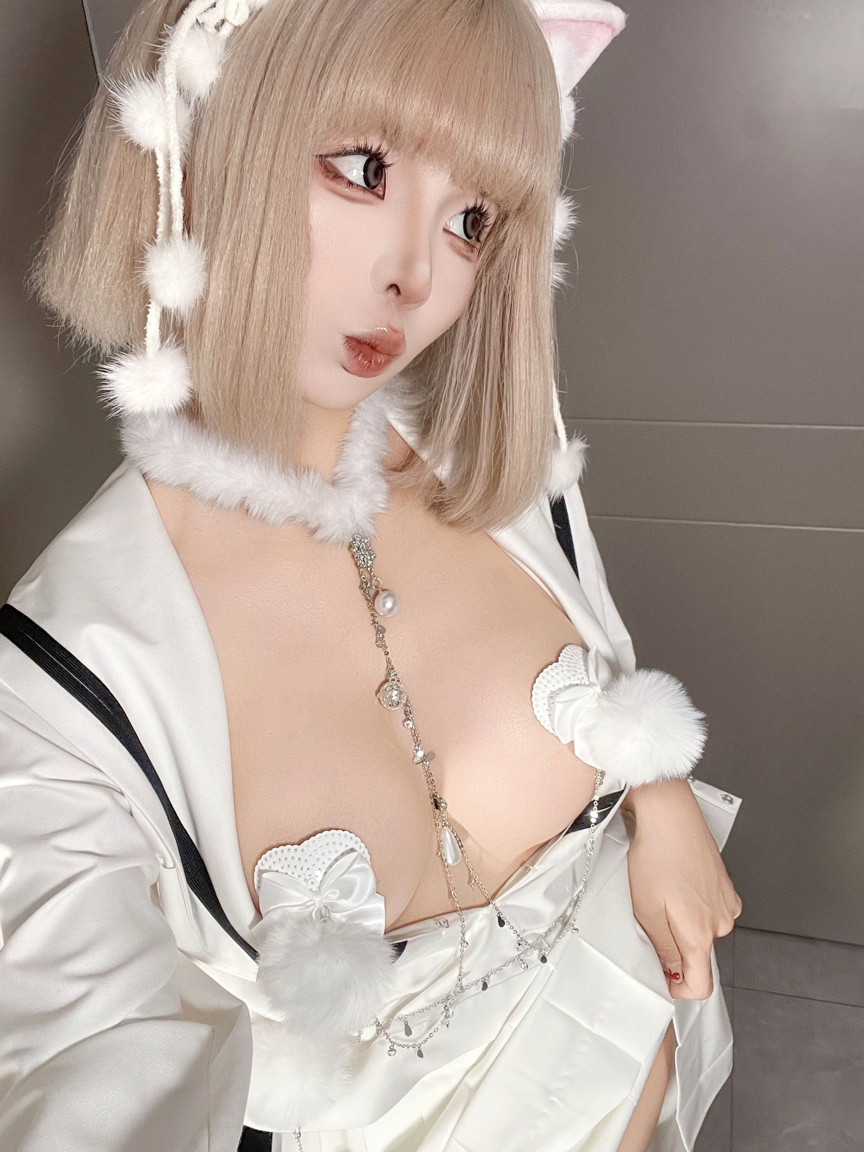 蠢沫沫-2025年6月朋友圈自拍合集 萌系猫耳性感Cosplay私房美图