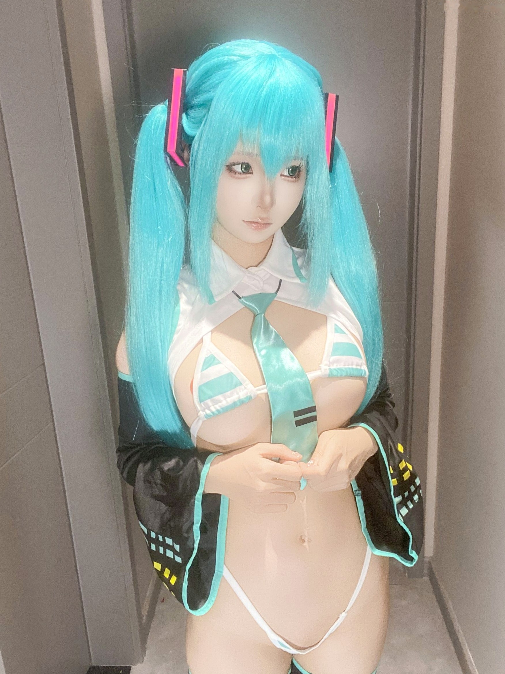 蠢沫沫-2025年6月朋友圈自拍合集 萌系猫耳性感Cosplay私房美图
