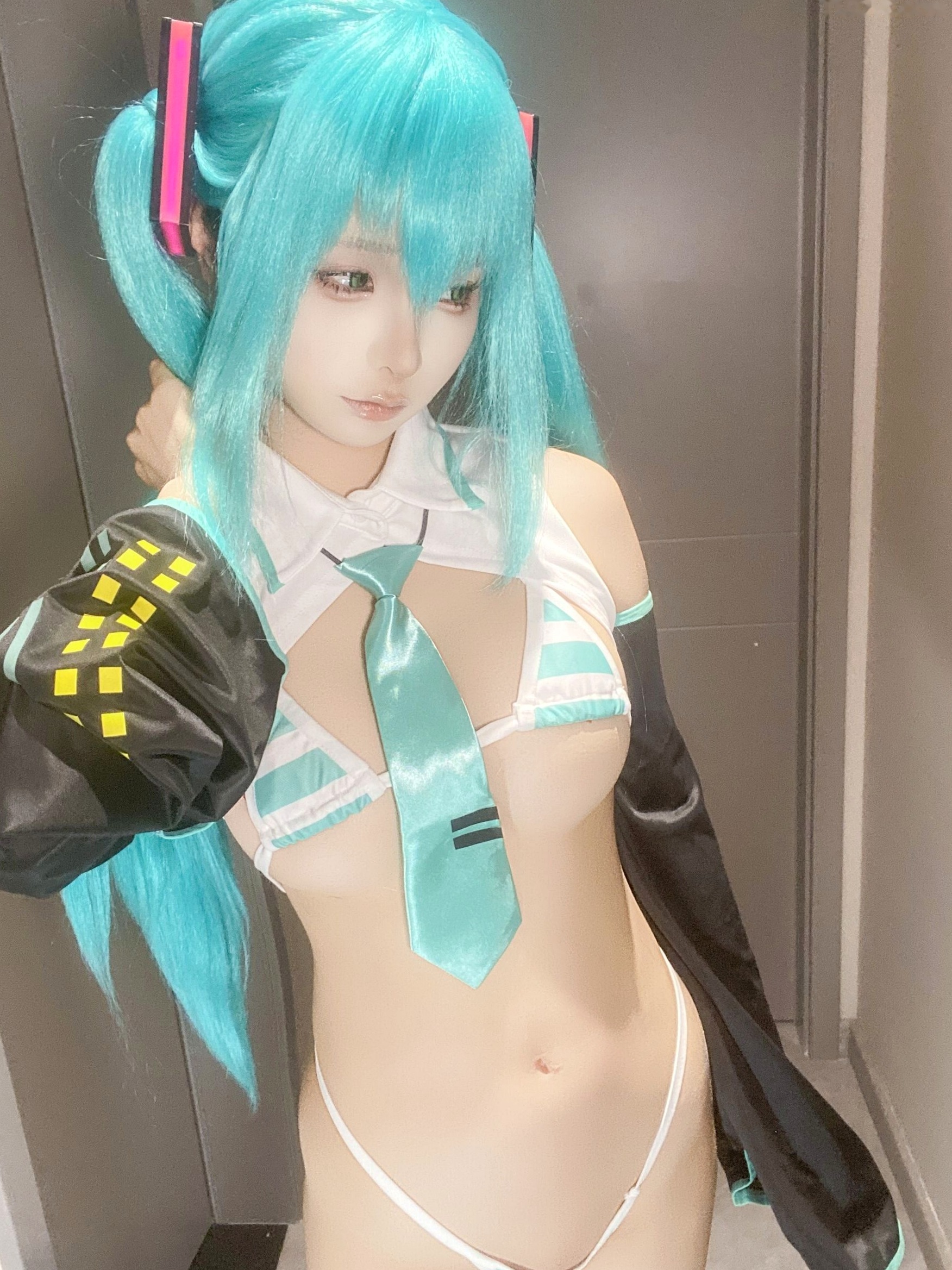 蠢沫沫-2025年6月朋友圈自拍合集 萌系猫耳性感Cosplay私房美图