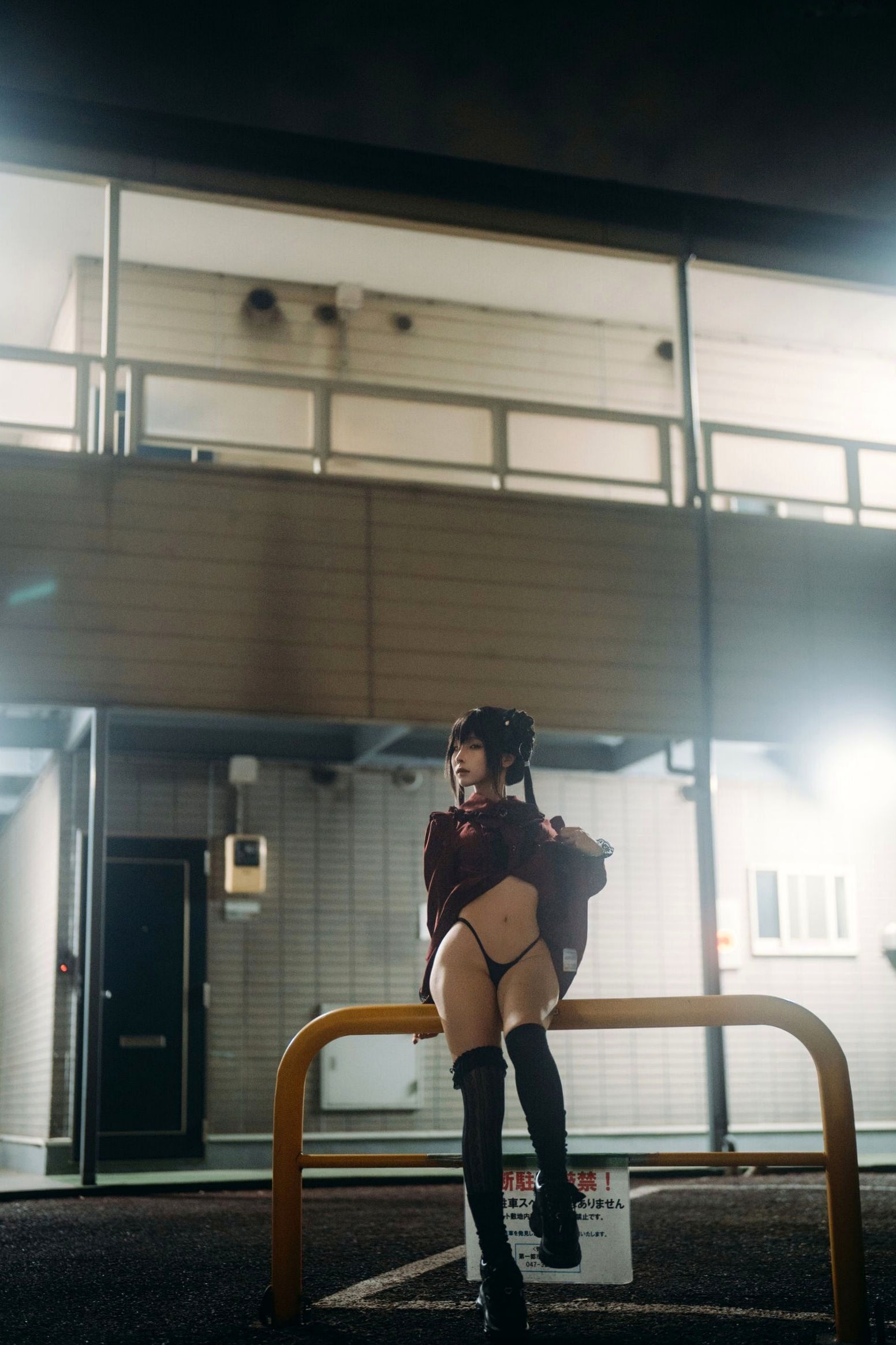 蠢沫沫-夜行:城市暗夜街拍风格,极致曲线尽显诱惑