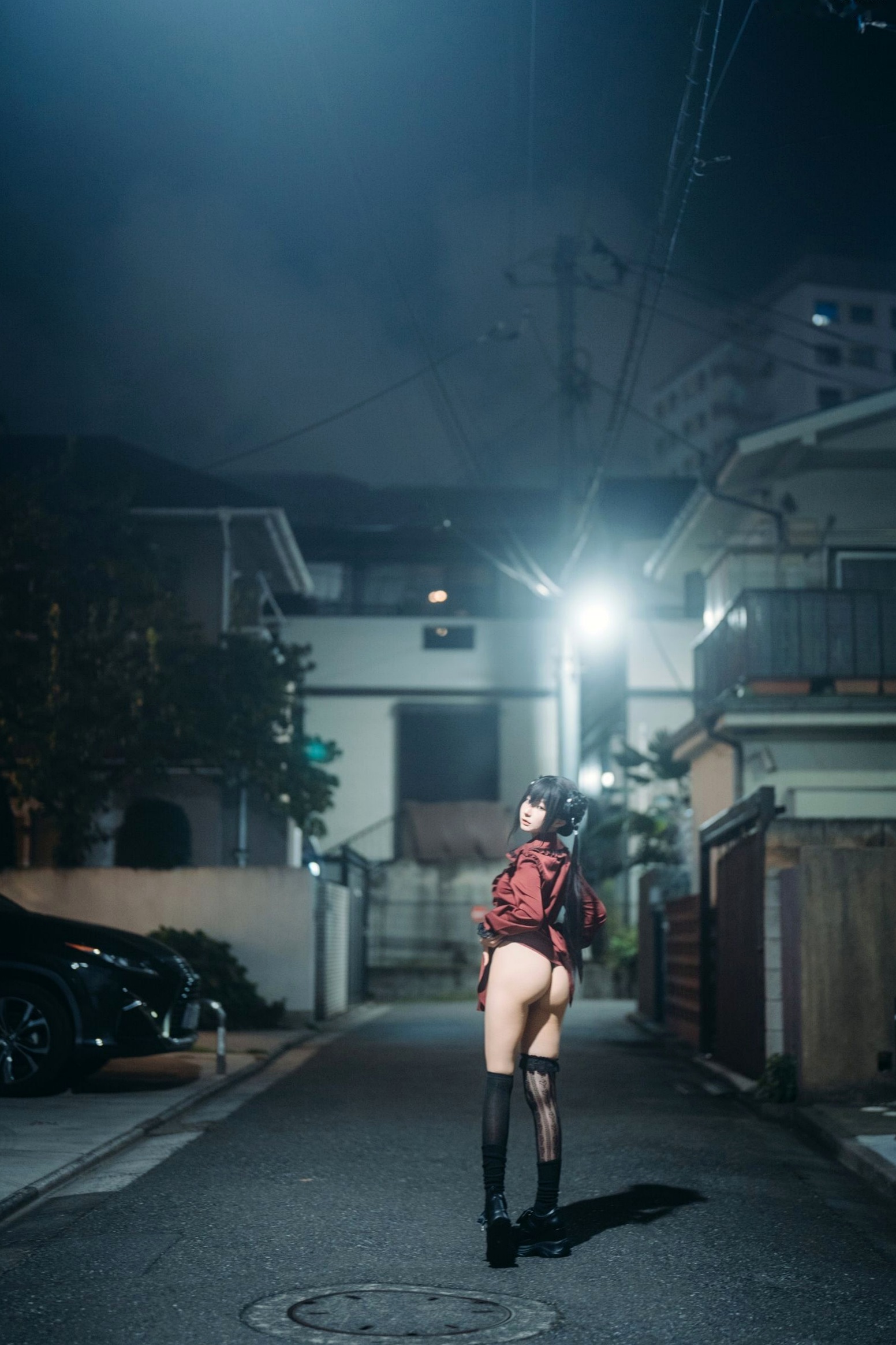 蠢沫沫-夜行:城市暗夜街拍风格,极致曲线尽显诱惑