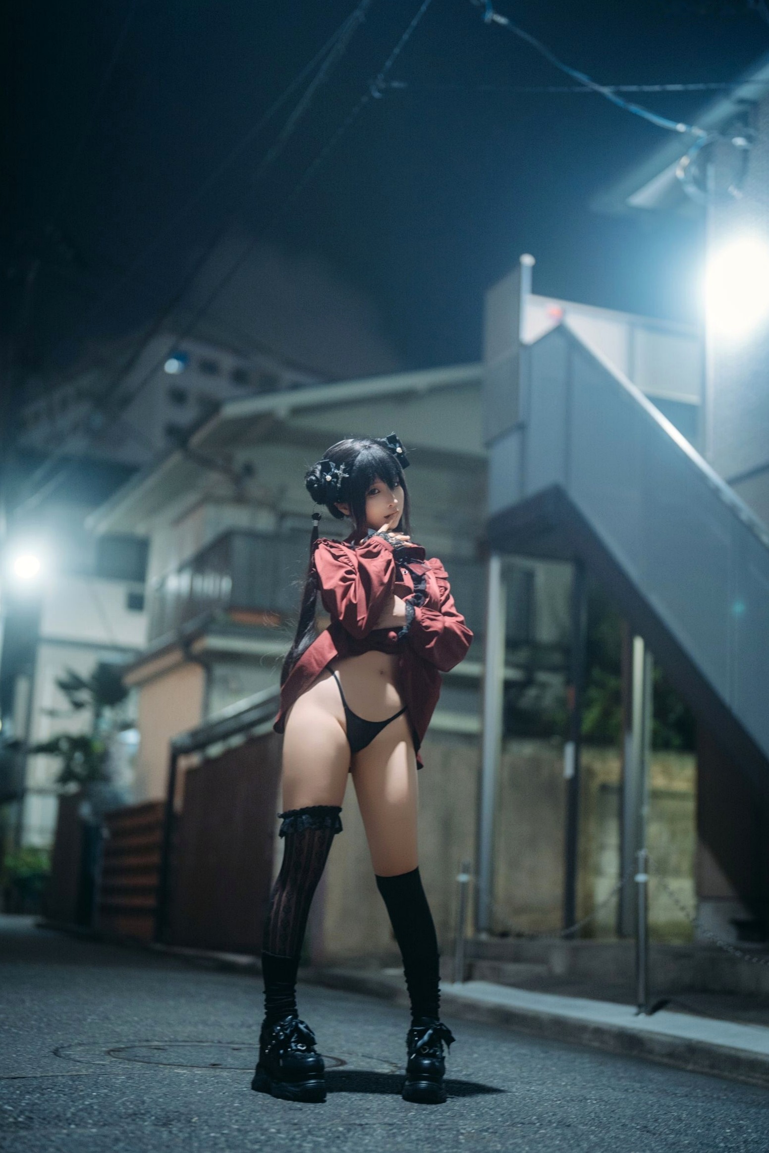 蠢沫沫-夜行:城市暗夜街拍风格,极致曲线尽显诱惑