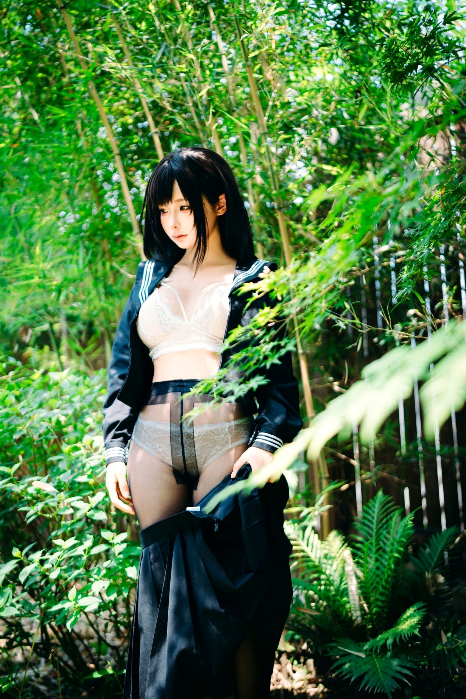 蠢沫沫-10月自拍校服私房写真,深色制服与纯白居家风格,尽显极致清纯萌系女神风采