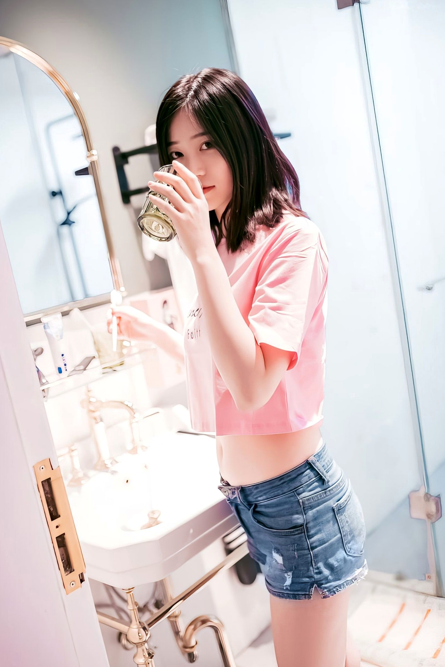 Gallery - 年年-粉嫩T恤浴室私房写真,火辣诱惑大尺度美腿,纯欲少女极致魅惑私房照大尺度诱惑性感极品 年年女神私房照_秀色女神