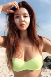 韩国网拍模特Onfleeklily 颜值与身材相得益彰