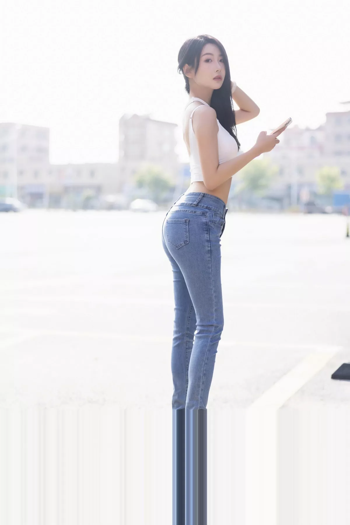   [XiuRen]高清写真图 2023.12.08 No.7781 苏苏阿 时尚牛仔裤第7张图片