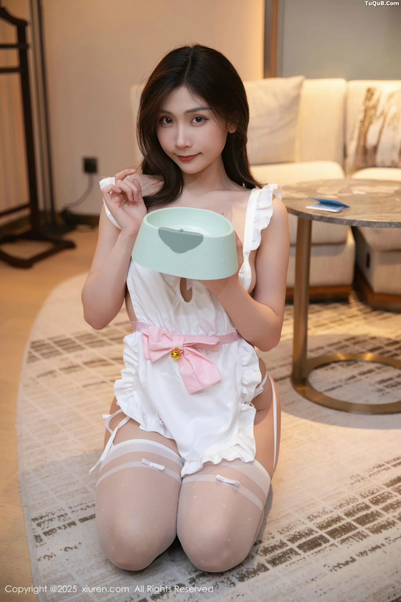   [XiuRen]高清写真图 2025.09.05 No.10733 刘婷婷 白色丝袜第11张图片