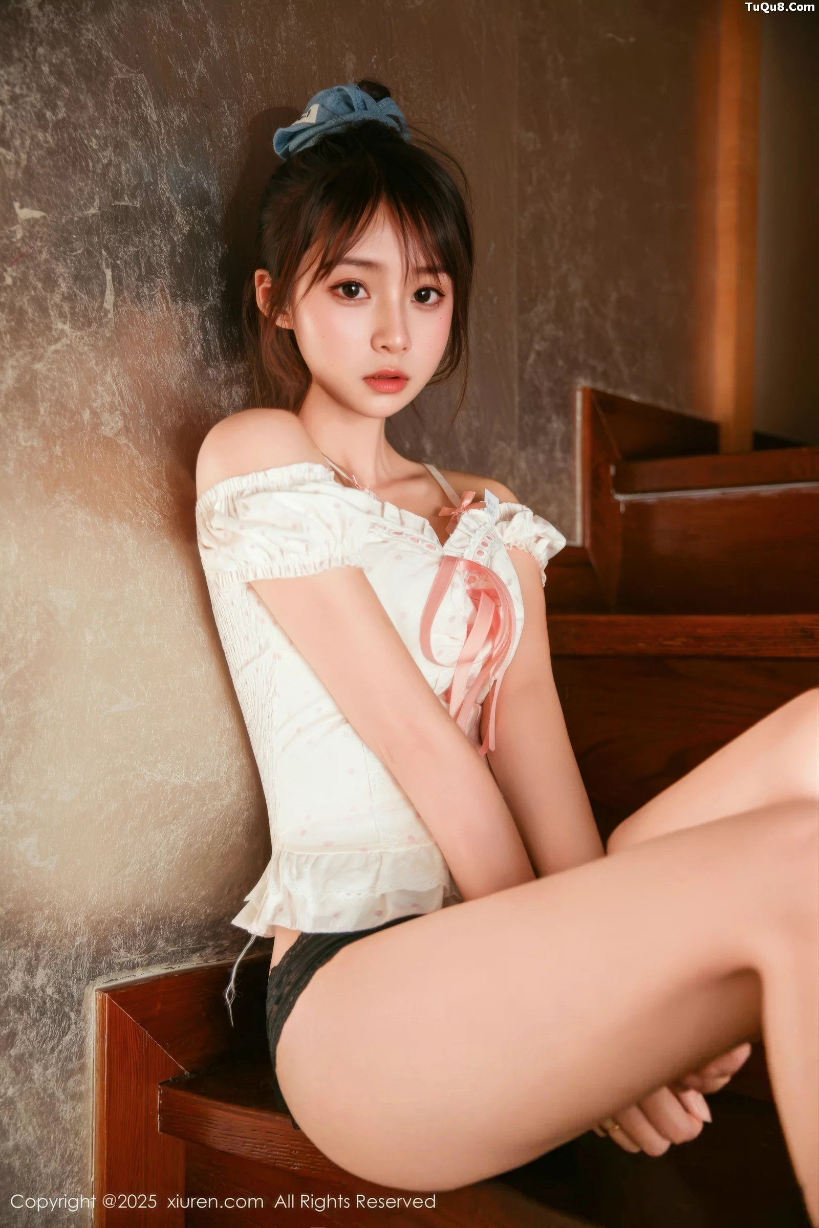   [XiuRen]高清写真图 2025.09.05 No.10730 炎恬kitty 粉色连衣短裙第39张图片