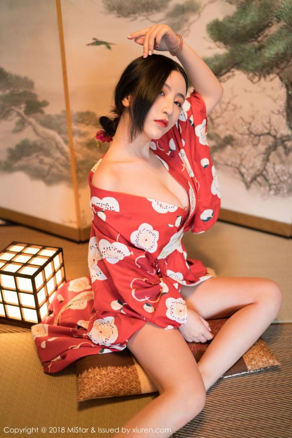谢芷馨  谢芷馨北海道旅拍 红色和服妩媚娇艳第4张图片