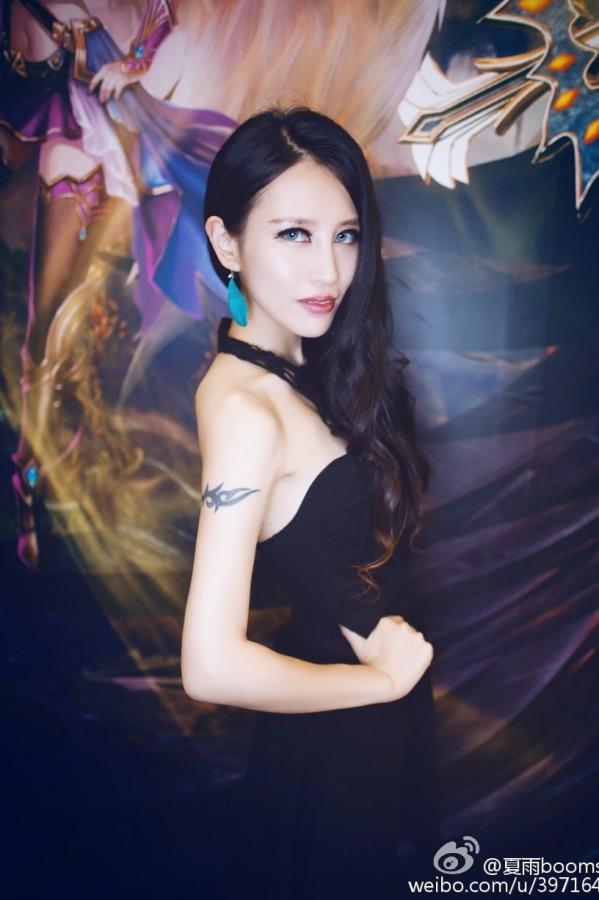 夏冠昀 夏雨 夏冠昀 来自台湾的美人showgirl第4张图片