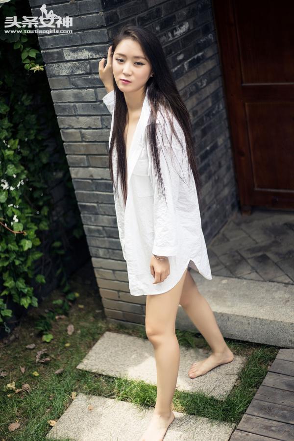 张晓雅  小雅 [TouTiao头条女神]高清写真图2016-07-01 清纯白衬衫第22张图片