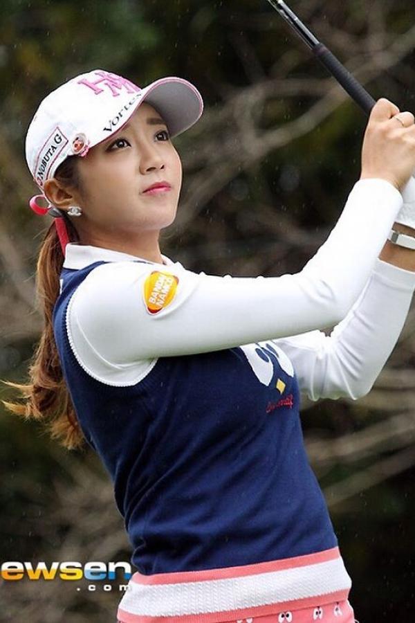 이보미 李宝美 李宝美 日本网友最中意的南韩高尔夫美人第18张图片