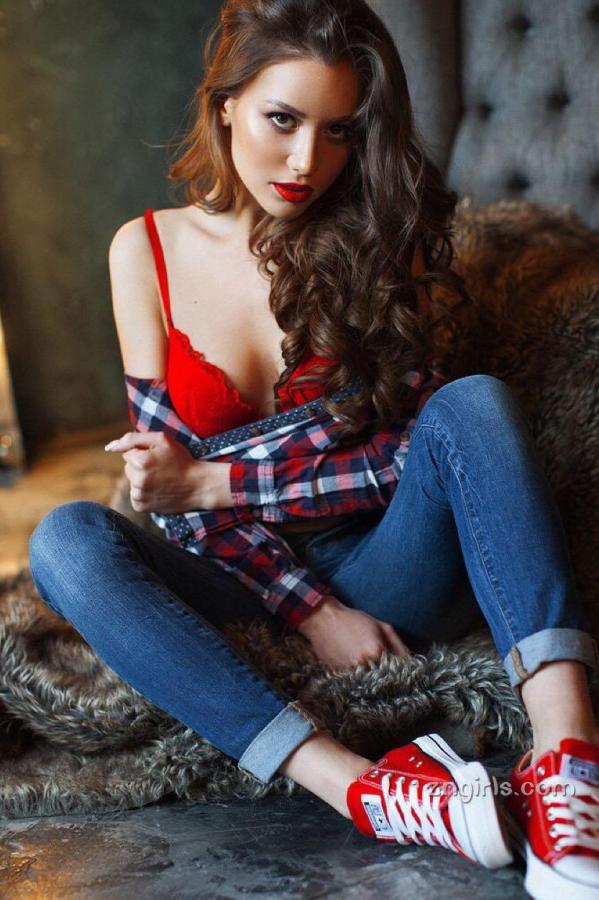 Liya Michelle Sitdikova  俄罗斯美模Liya Michelle 充满诱惑力的身姿第5张图片