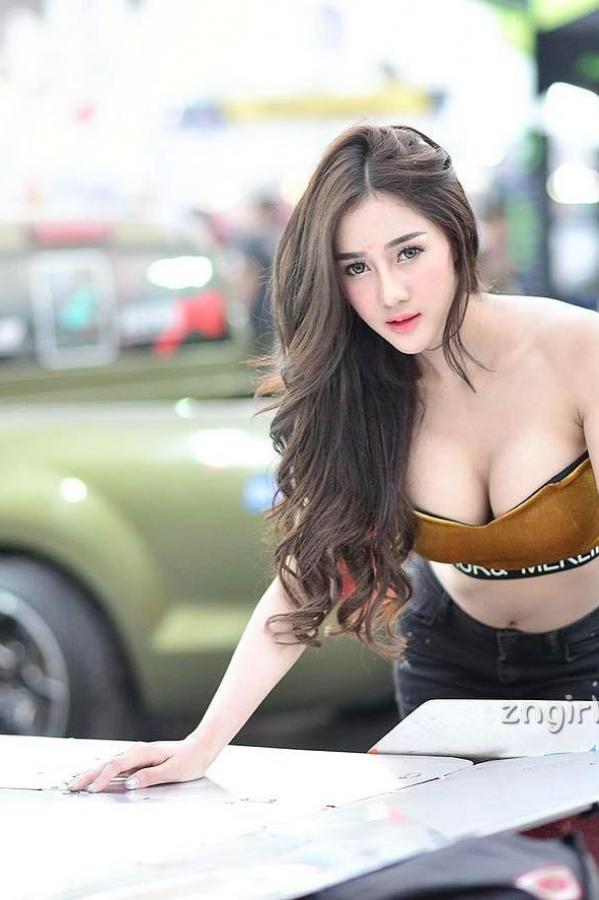 ณัฐกนก สิทธิรัตน์ Fhm Aomam 泰国车模Aomamp Narak 身材曲线太犯规第19张图片
