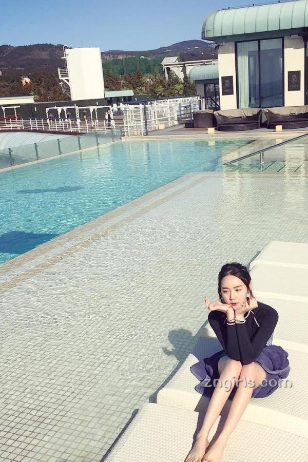 박매력 朴丽萝 韩国正妹박매력 泳池秀完美身材第3张图片