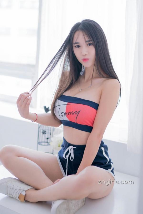 캔디  韩国外拍模特캔디 蜂腰翘臀极品身材第22张图片