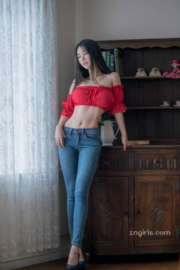캔디  韩国外拍模特캔디 蜂腰翘臀极品身材第68张图片