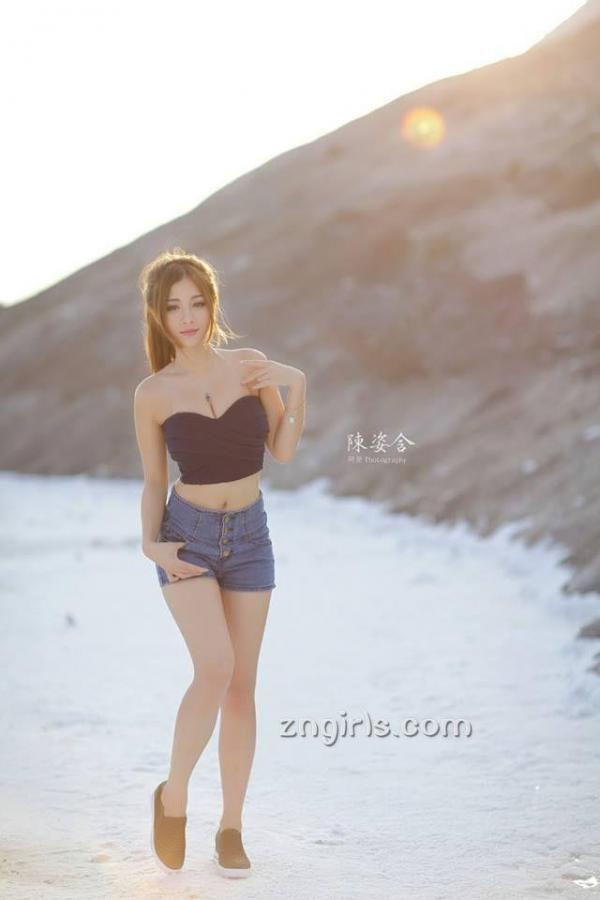 陈姿含  17平台女主播陈姿含 火辣身材外拍写真第20张图片