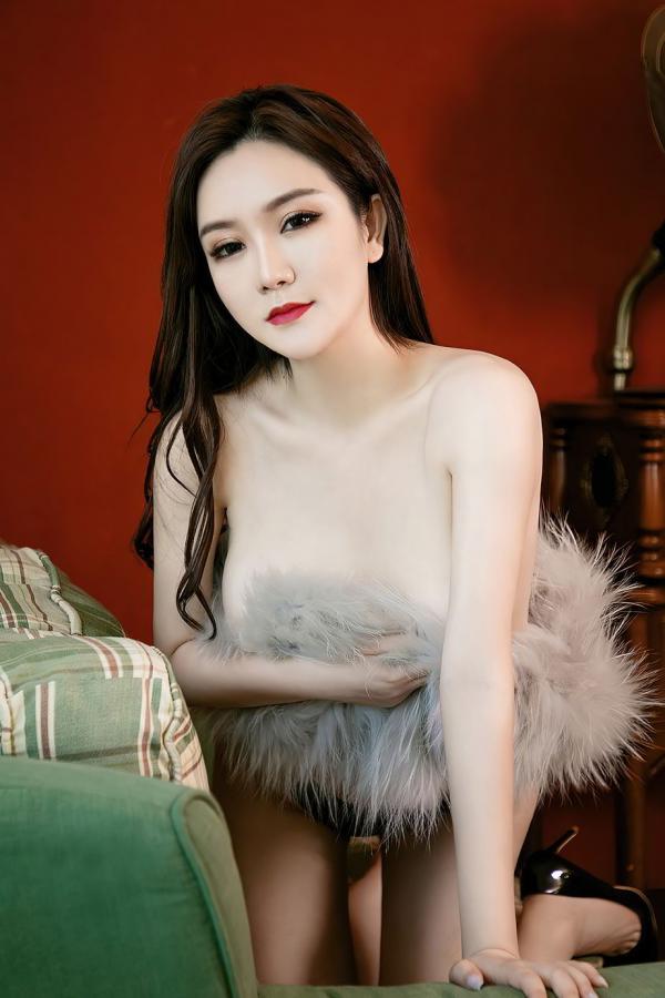 金梓琳  雪芙御姐金梓琳 记录自己性感身材第31张图片