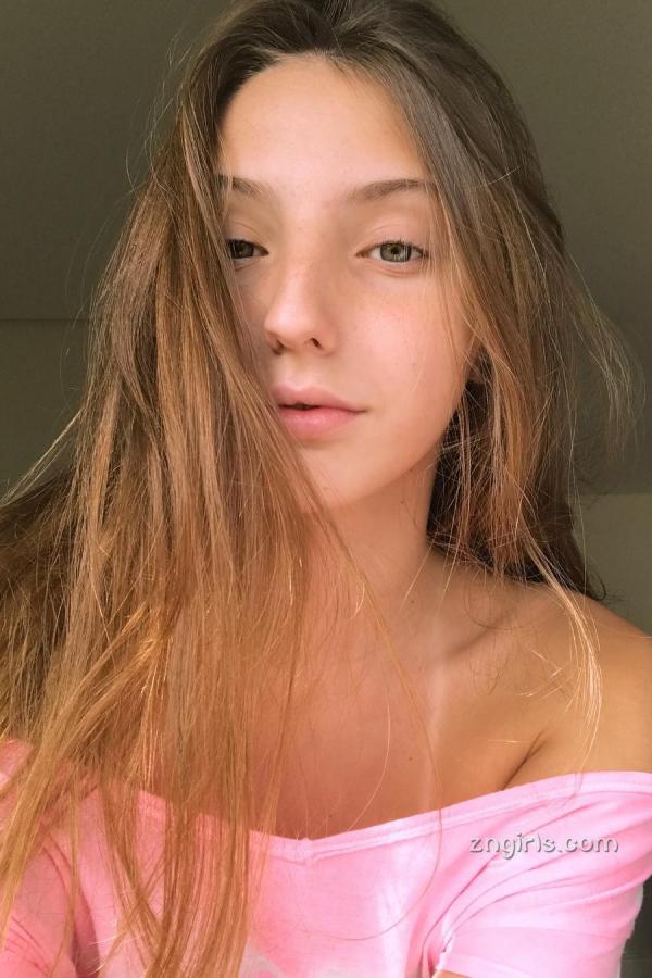 Victoria São Paulo  17岁的巴西妹Victoria 超胸晒痕过目不忘第8张图片