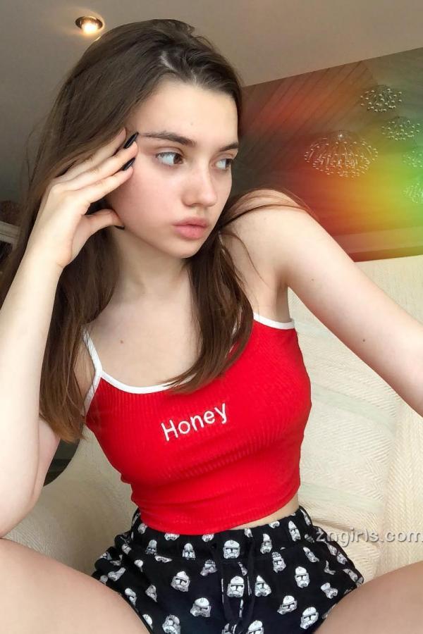 Yana Poplavskaya  Yana Poplavskaya- 14岁俄罗斯少女的逆天发育！第25张图片