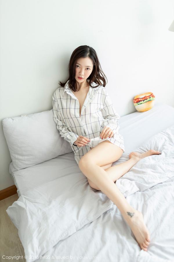 miya米雅  新人模特miya米雅 衬衫丝袜袅娜身段第19张图片