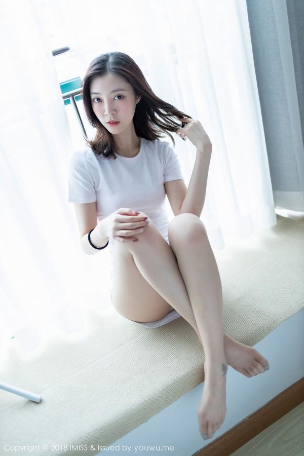 miya米雅  新人模特miya米雅 衬衫丝袜袅娜身段第38张图片