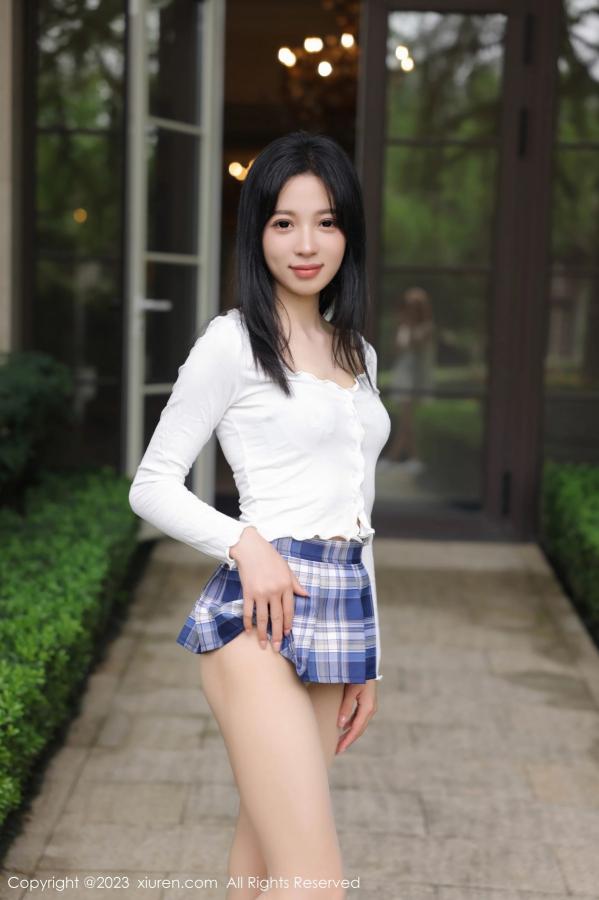 糖豆  [XiuRen]高清写真图 2023.06.19 No.6942 糖豆sisi 格子裙美腿第1张图片