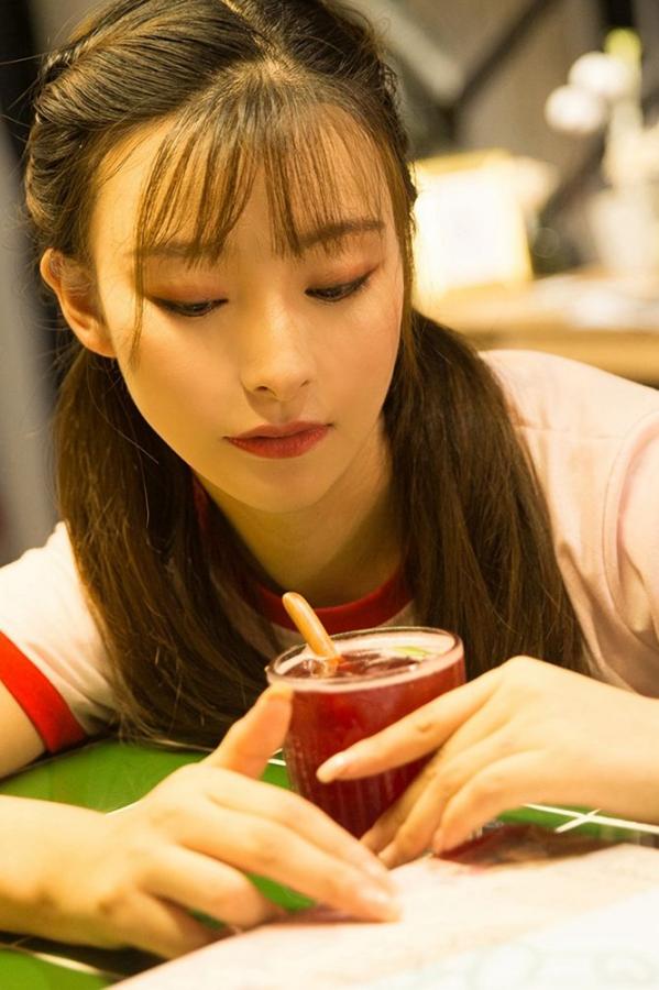 索菲  [TouTiao头条女神]高清写真图 2019.09.07 奶茶店的小公主 菲娅第1张图片