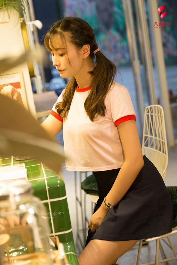 索菲  [TouTiao头条女神]高清写真图 2019.09.07 奶茶店的小公主 菲娅第4张图片