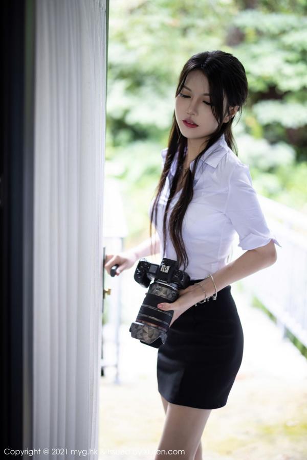 媛媛酱  新人模特媛媛酱 白衬衫与黑短裙第3张图片