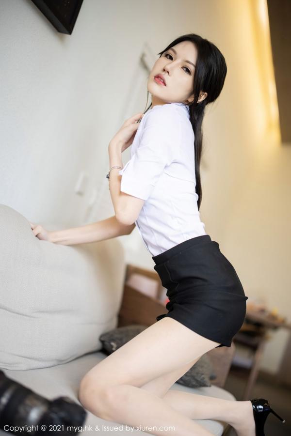 媛媛酱  新人模特媛媛酱 白衬衫与黑短裙第14张图片