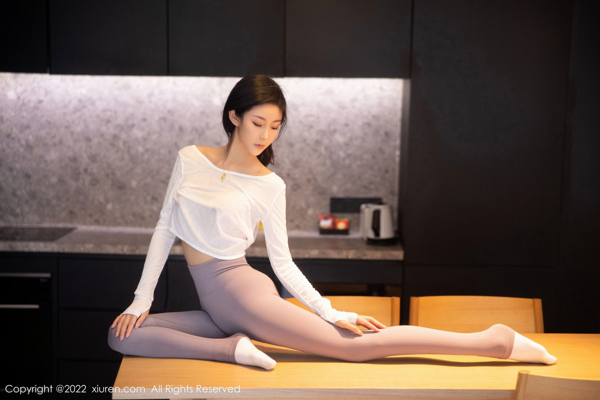 [XiuRen]高清写真图 2022.11.03 No.5799 苏苏阿 新人瑜伽服