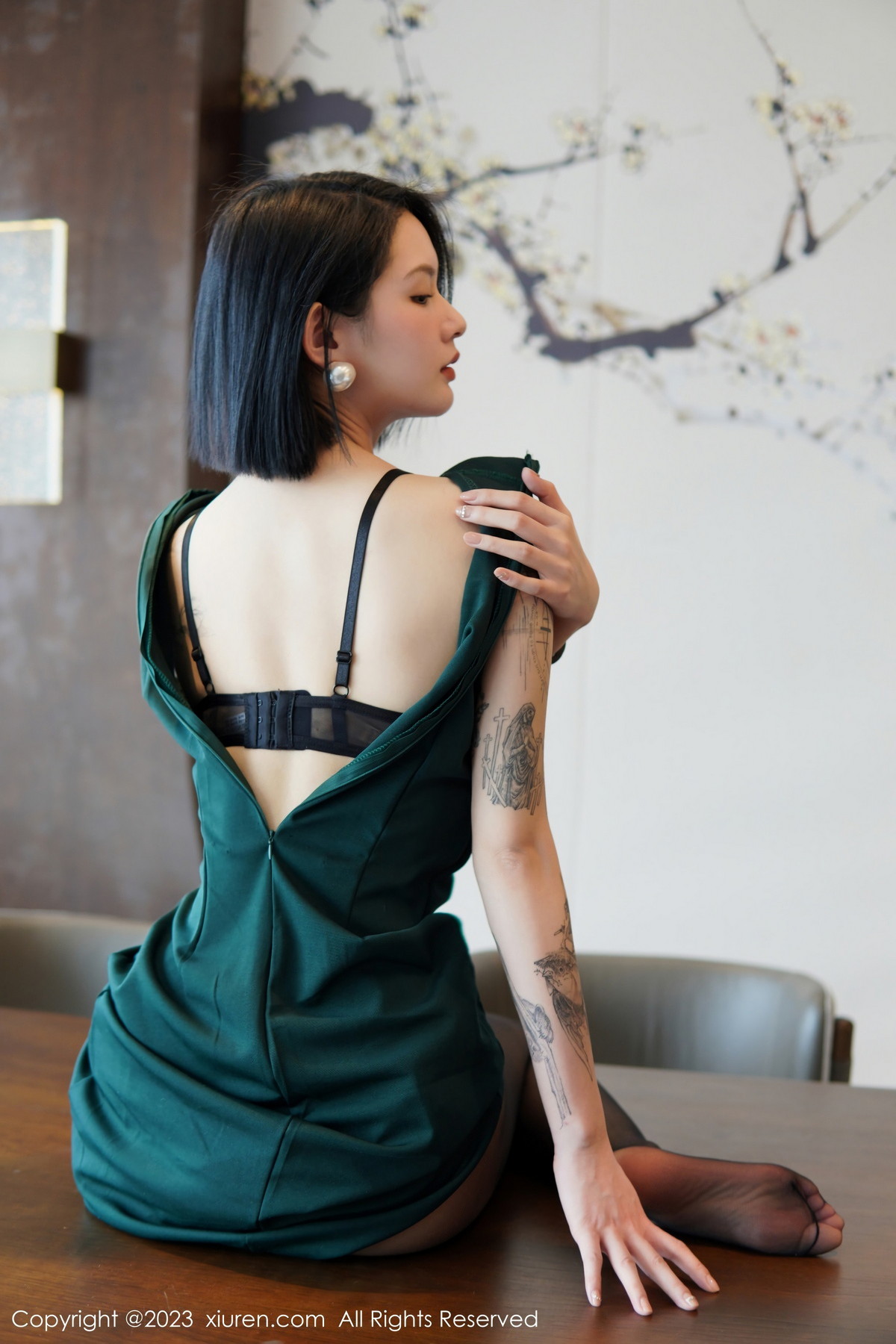 [XiuRen]高清写真图 2023.02.02 No.6205 乔一一 黑丝美腿