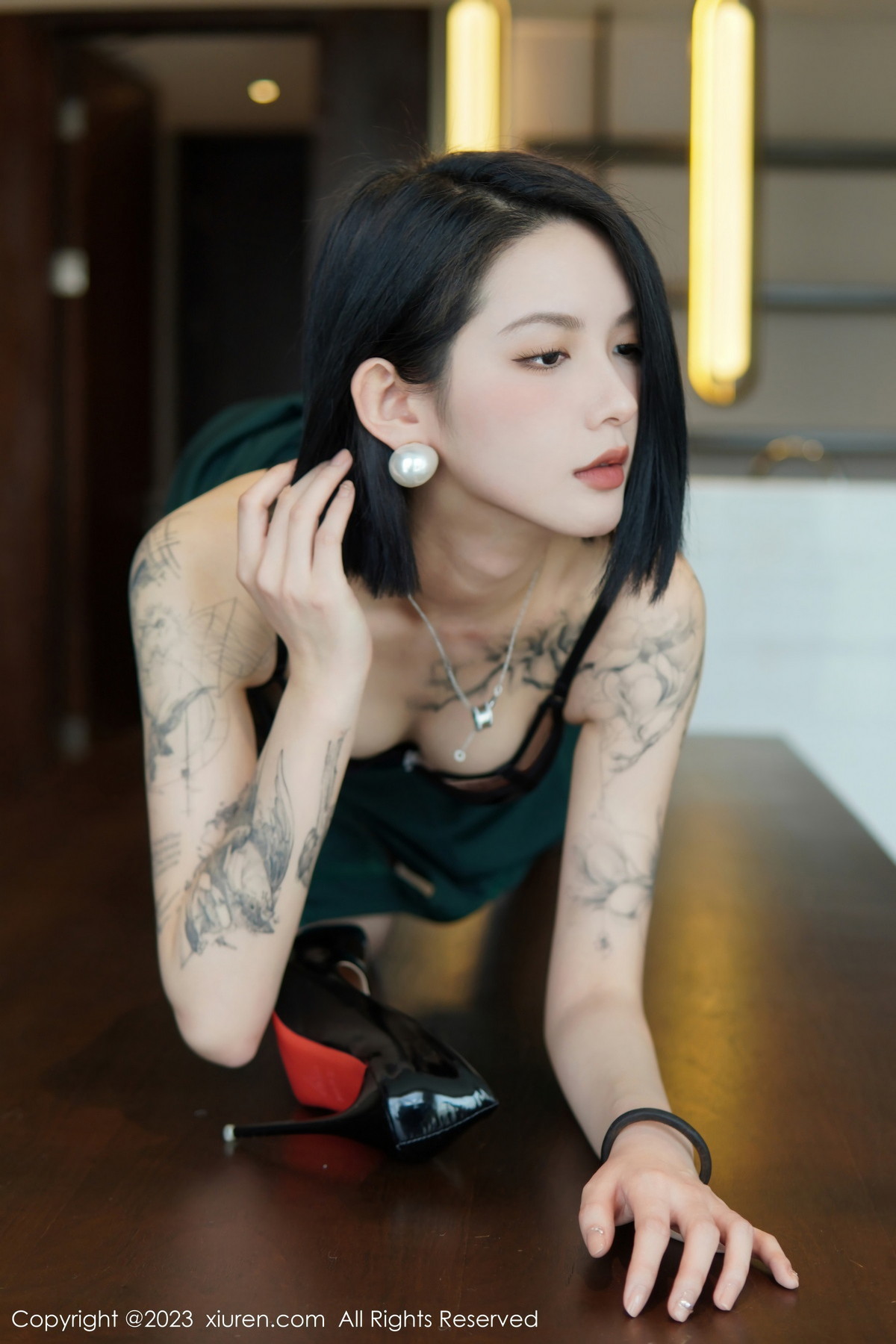 [XiuRen]高清写真图 2023.02.02 No.6205 乔一一 黑丝美腿